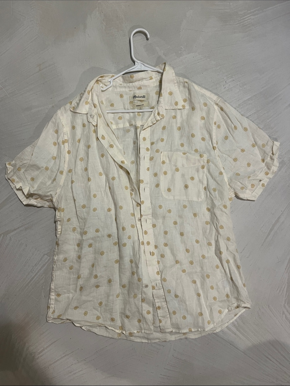 Madewell Cream Short Sleeve Button-Down Perfect Fit Shirt with Gold Pattern Larg